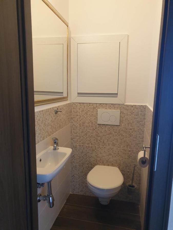 דירות Komárno Apartman Valentin מראה חיצוני תמונה